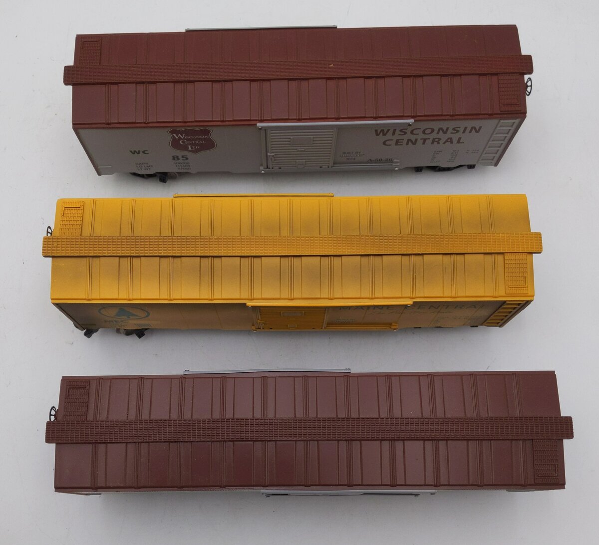 Menards O Gauge Assorted Maine central & Wisconsin Central Freight Cars #85 [3]