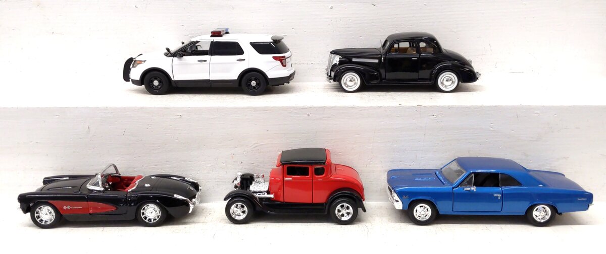 Maisto & Other 1:24 Assorted Die-Cast Cars [5] EX