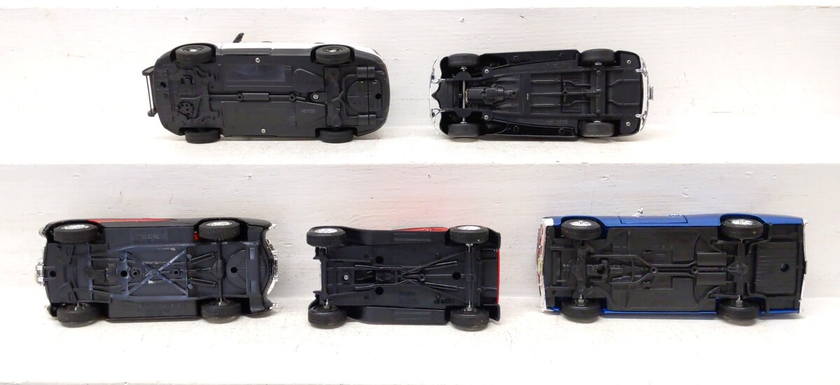 Maisto & Other 1:24 Assorted Die-Cast Cars [5] EX