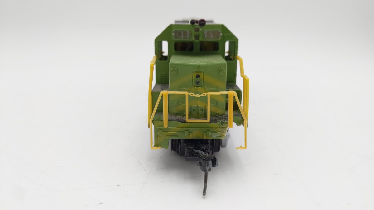 Life Like HO Scale Illinois Terminal Diesel Locomotive #2004 VG