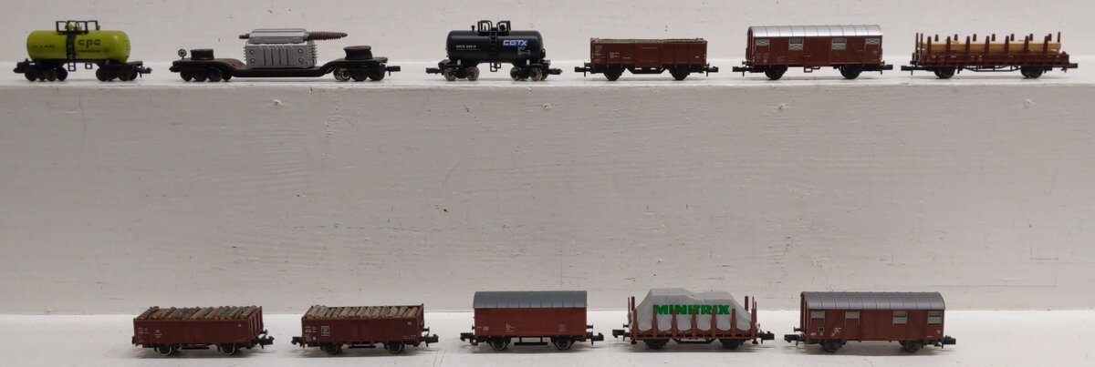 Atlas & Other N Scale Assorted Freight Cars [12] EX/Box