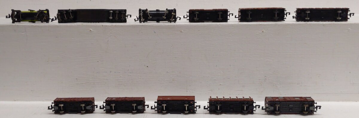 Atlas & Other N Scale Assorted Freight Cars [12] EX/Box