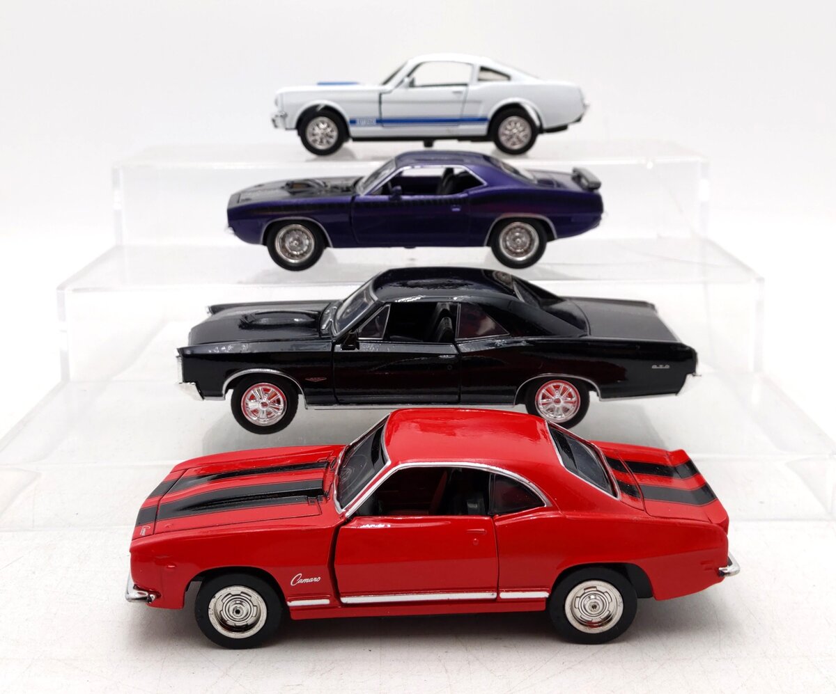 New-Ray 1:32 Assorted Die-Cast Cars [4] EX