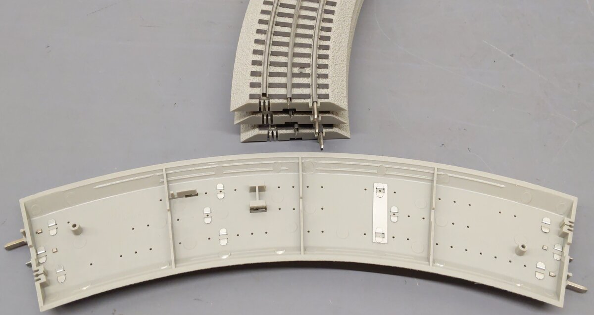 Lionel O Gauge FasTrack Assortment:#120..42, 15, 43, 24, 25, 14, 26, 73, 74 [44] EX