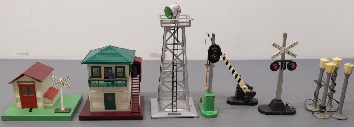 Lionel Vintage O Gauge Accessories: #151, 494, 252, 445, 154, 71, & 145 [7] VG