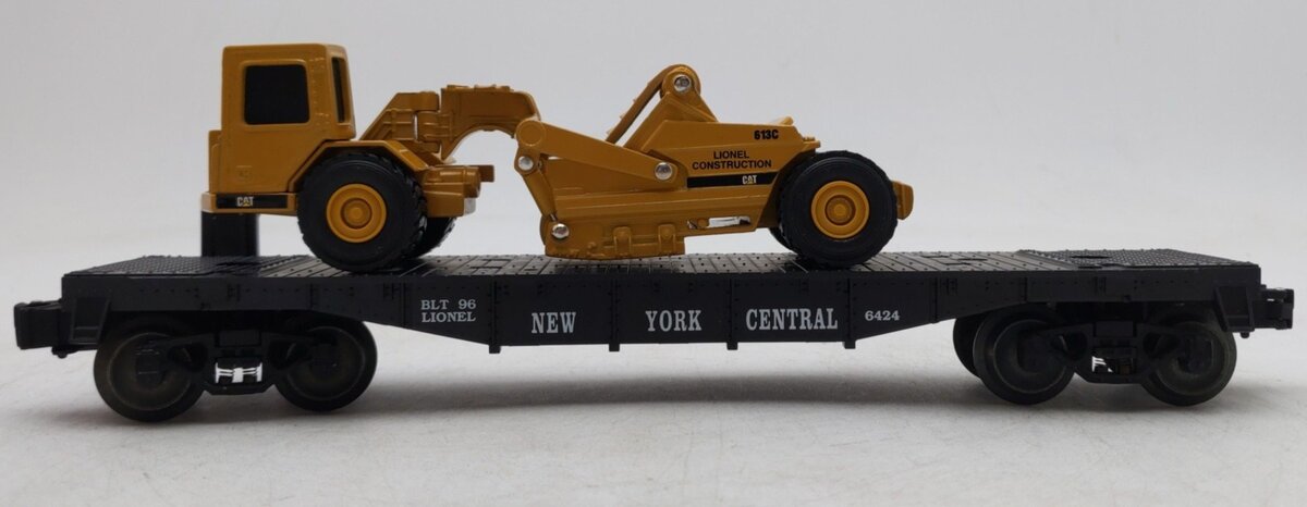 Lionel 6-16954 O Gauge New York Central Flatcar with ERTL Scraper #6424 EX/Box