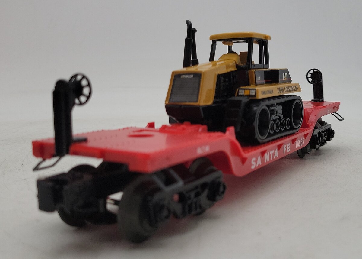 Lionel 6-16955 O Gauge Santa Fe Flatcar with Ertl Challenger EX/Box