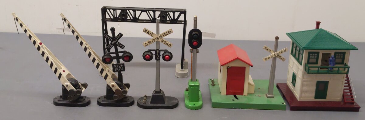 Lionel Vintage O Gauge Accessories: #153, 252, 450, 154, 45, 445, & 262 [7] VG