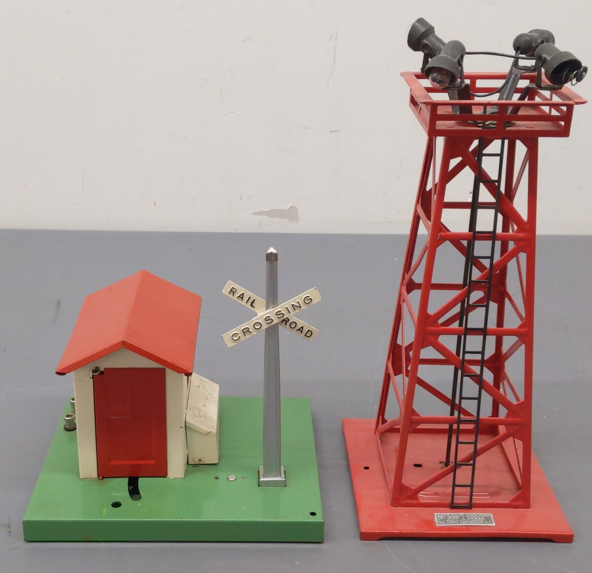 Lionel Vintage O Gauge Accessories: #395, 45, 253, 252, 153, 151, 450, & 153 [8] VG