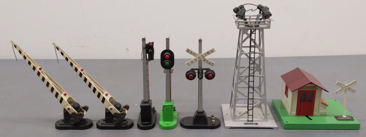Lionel Vintage O Gauge Accessories: #395, 145, 252, 154, 252, 151, & 153 [7] VG