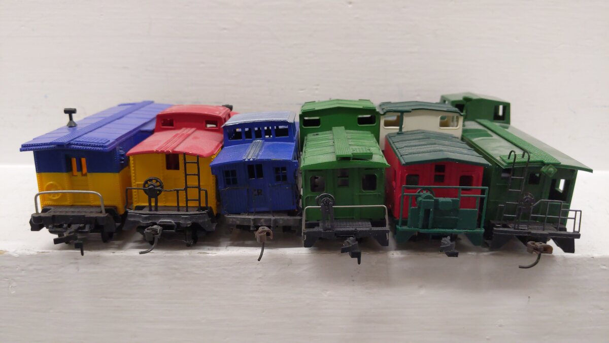 Bachmann, Life Like, & Other HO Scale Assorted Cabooses: [6] VG