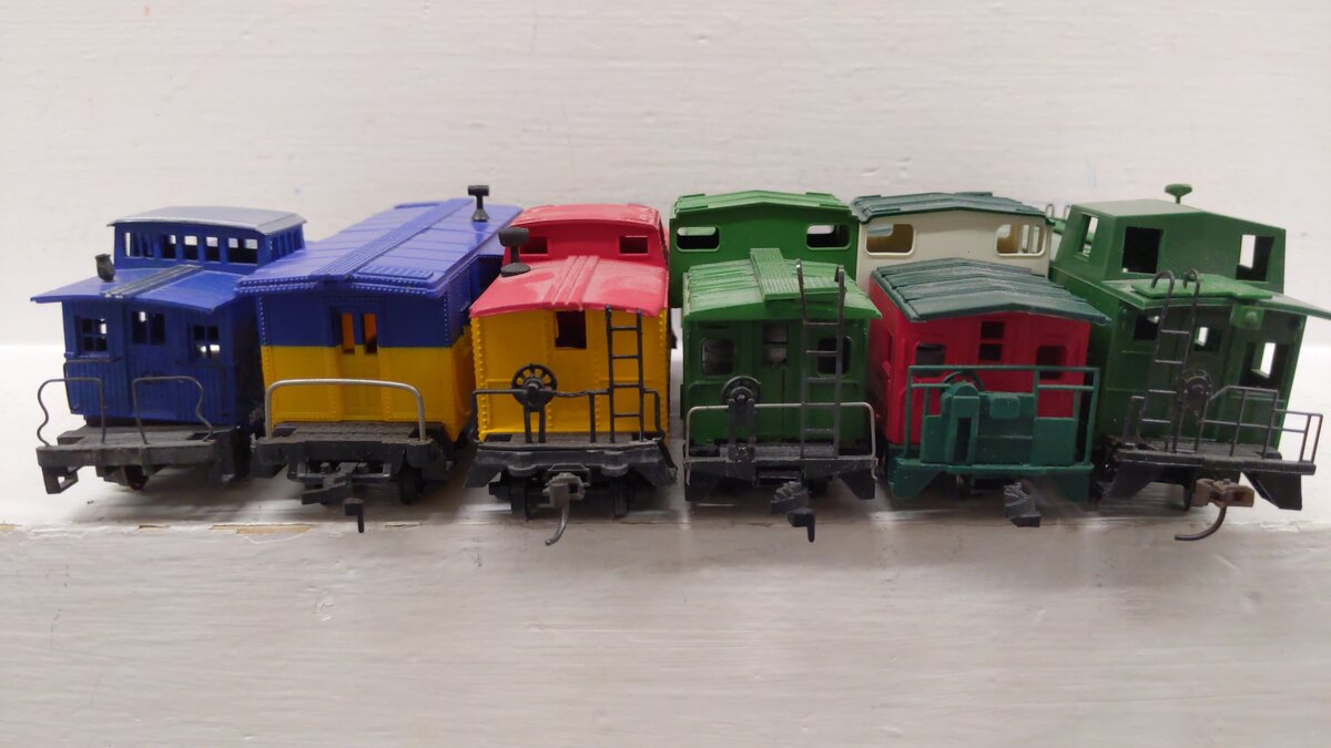 Bachmann, Life Like, & Other HO Scale Assorted Cabooses: [6] VG