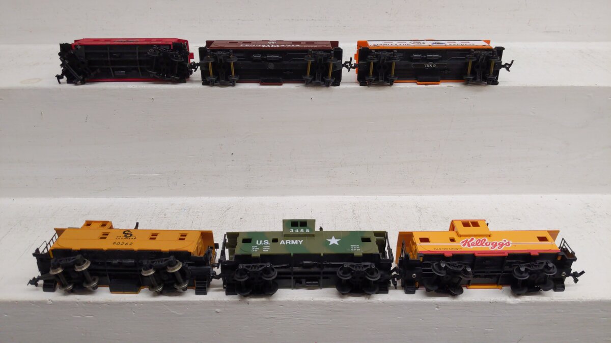 AHM, Life Like, & Mantua HO Scale Assorted Cabooses: 90262, 999850, 477504 [6] VG