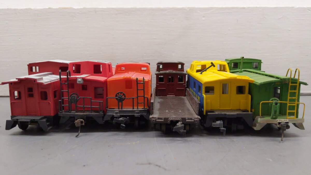 Mantua, Tyco, Life Like & Other Assorted Freight Cars: 961, 909, 1346 [6] VG