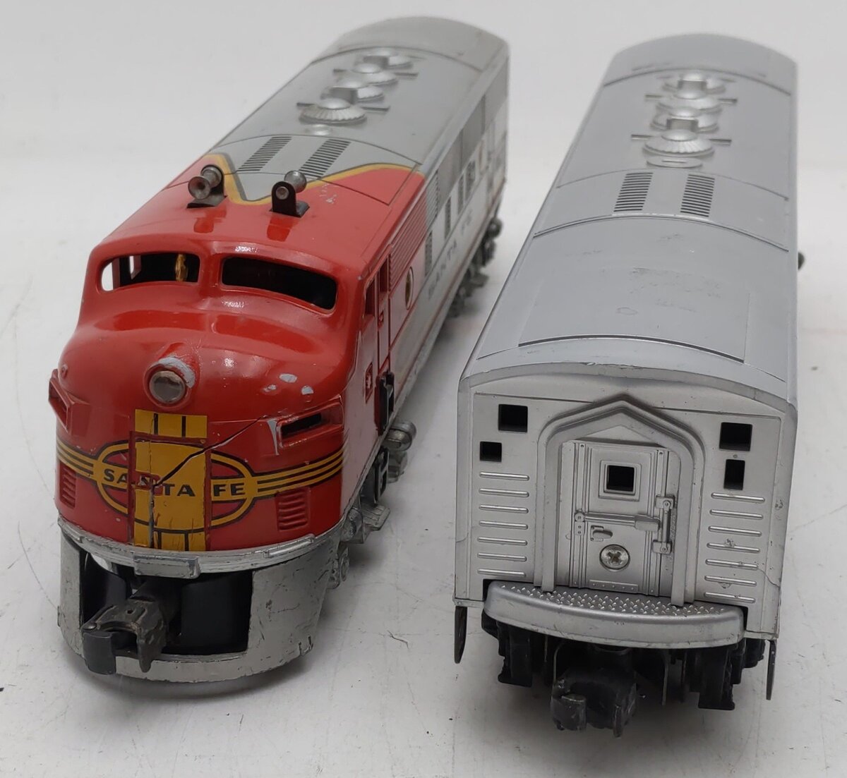 Lionel 2333 Vintage O Gauge Santa Fe F3 AB Diesel Locomotive Set VG