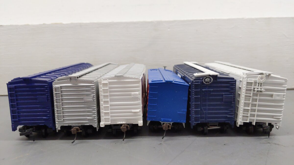 Accurail & Other HO Scale Assorted Freight Cars: 1999, 1410, 1948, 2012 [6] VG