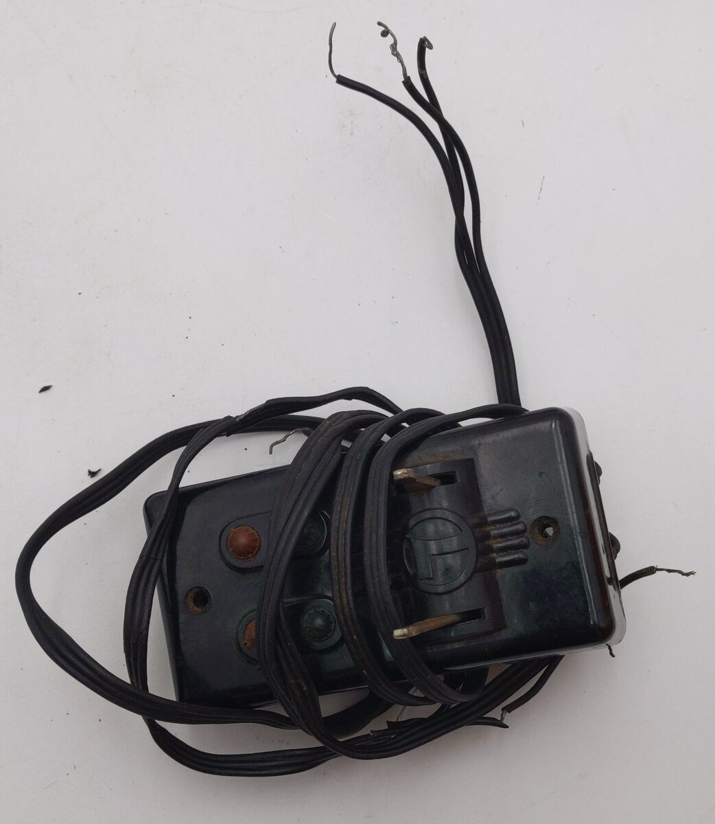 Lionel 1122 Vintage O-27 Remote Control Switches (Pair of 2) VG/Box