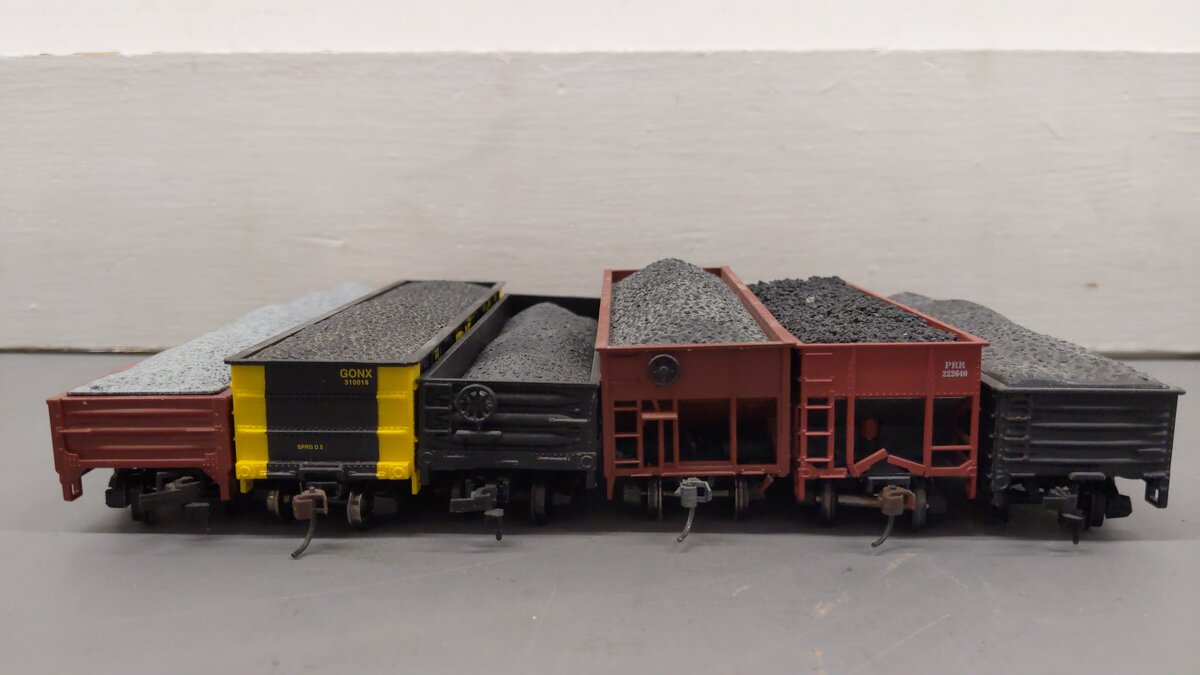 Revell & Other HO Scale Assorted Freight Cars: 130, 222640, 24309, 310018 [6] VG