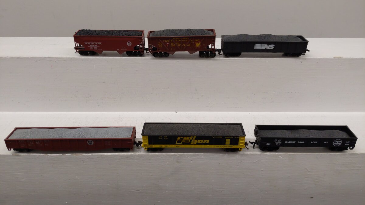 Revell & Other HO Scale Assorted Freight Cars: 130, 222640, 24309, 310018 [6] VG