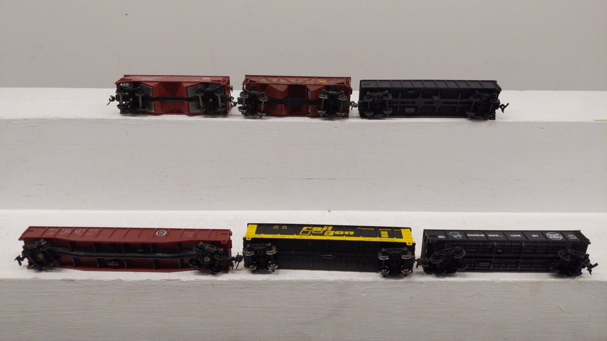 Revell & Other HO Scale Assorted Freight Cars: 130, 222640, 24309, 310018 [6] VG