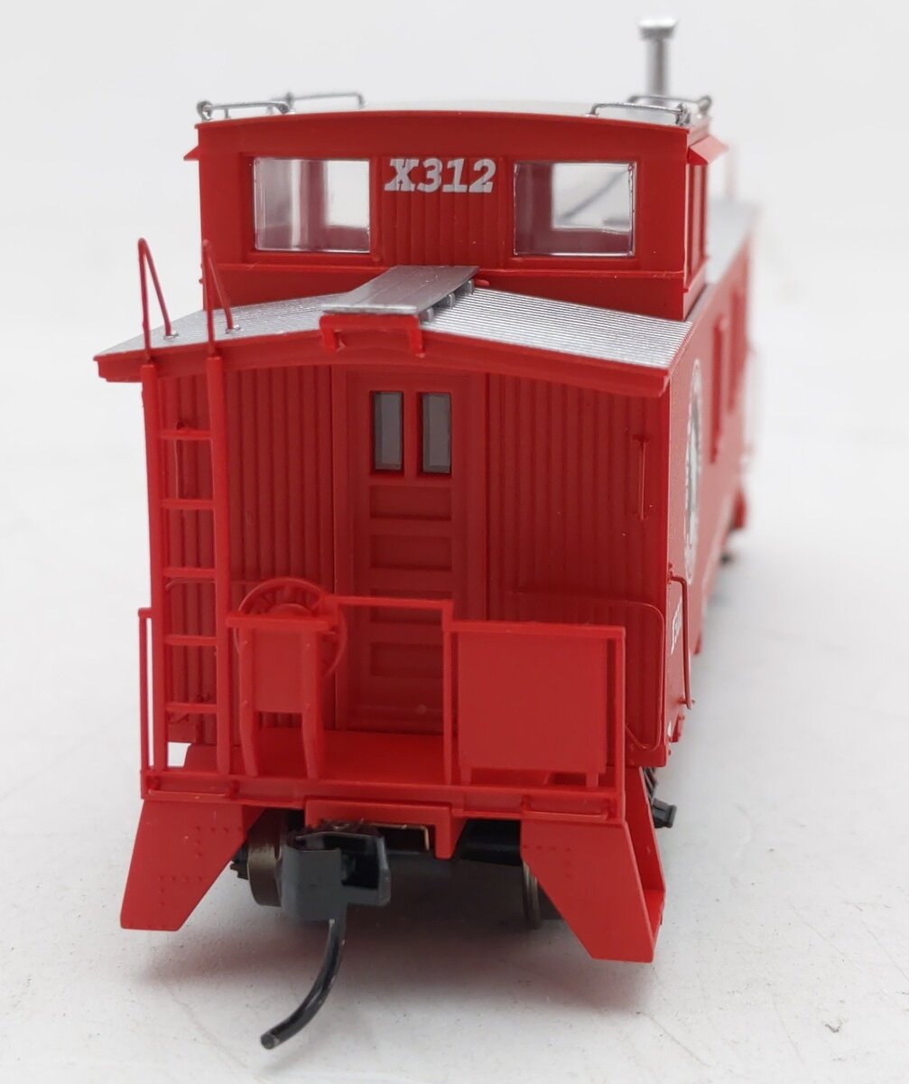 Walthers 932-7516 HO Scale Great Northern 30' Wood Sided Caboose #X312 LN/Box