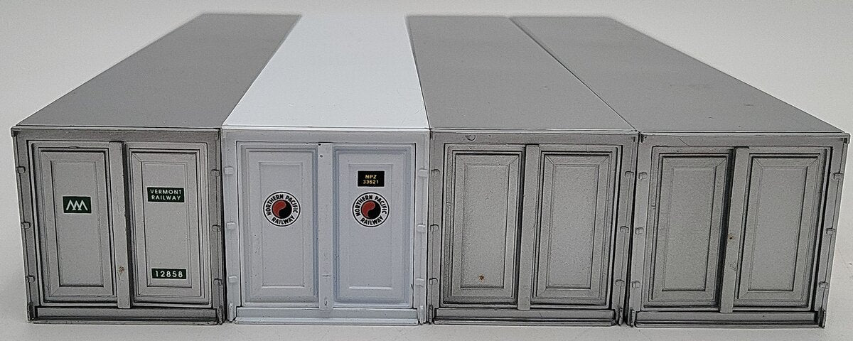 Lionel O Gauge Shipping Container Assortment: #12858, 33621, other [4] EX