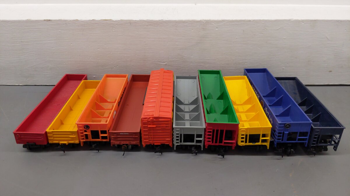 Tyco & Other HO Scale Assorted Freight Cars: 1993, 6671, 109300, 374256 [10] VG