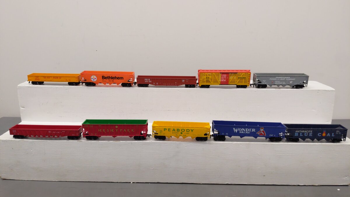 Tyco & Other HO Scale Assorted Freight Cars: 1993, 6671, 109300, 374256 [10] VG