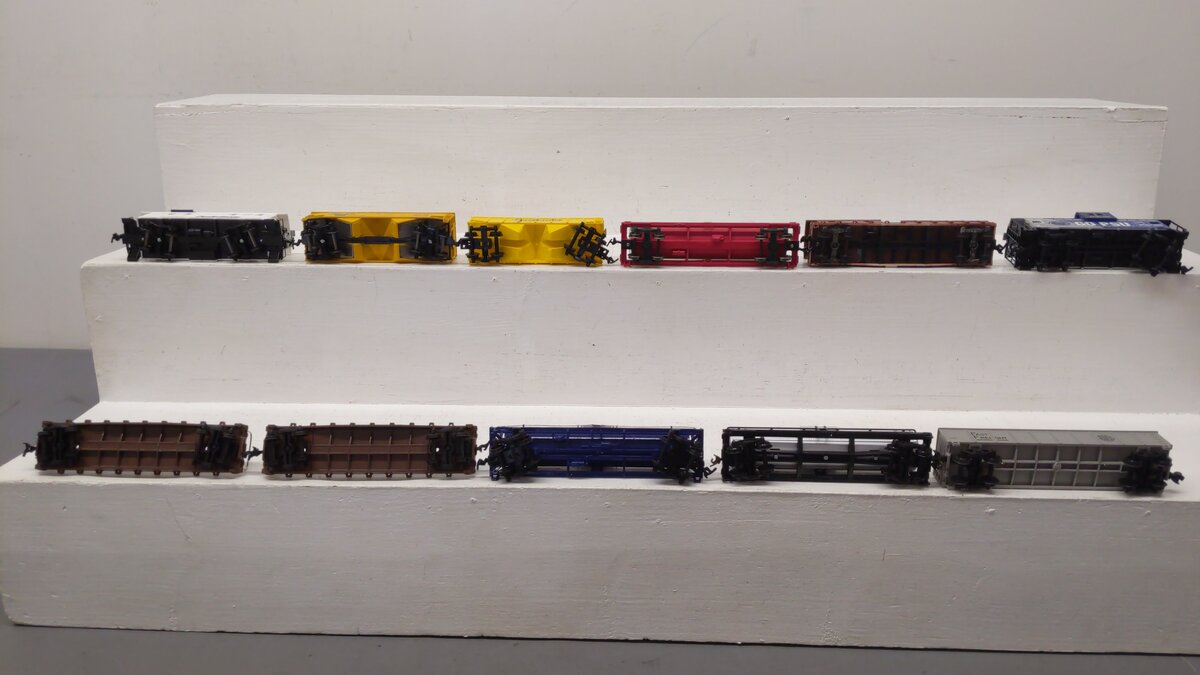 Marx & Other HO Scale Assorted Freight Cars: 985, 1990, 474200, 1998 [11] VG