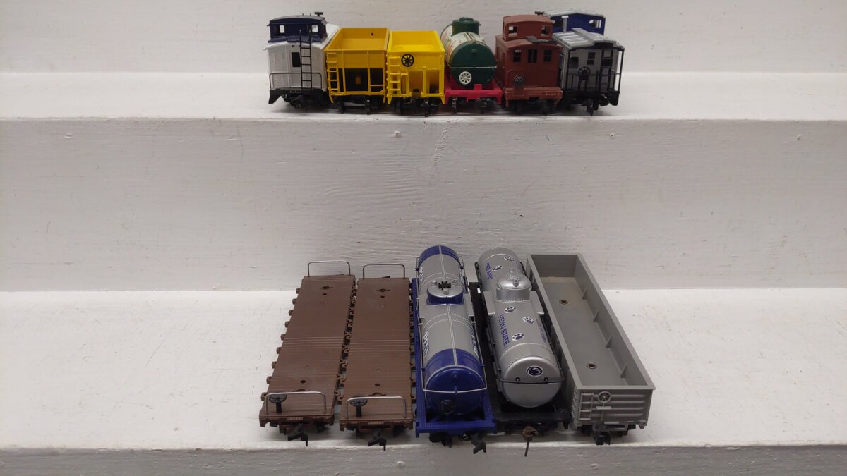 Marx & Other HO Scale Assorted Freight Cars: 985, 1990, 474200, 1998 [11] VG