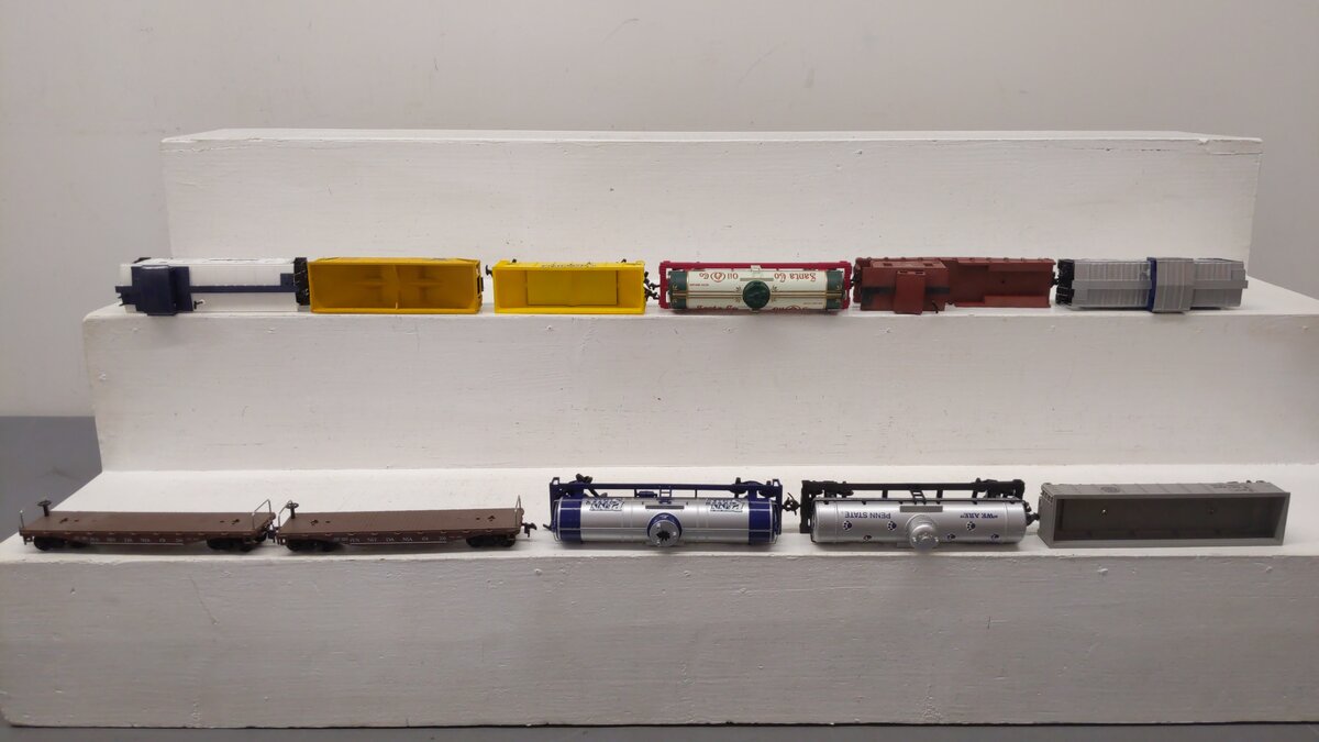 Marx & Other HO Scale Assorted Freight Cars: 985, 1990, 474200, 1998 [11] VG