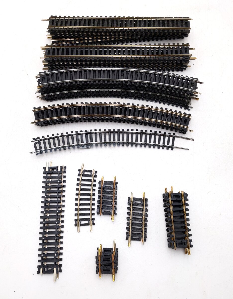 Atlas & Life-like HO Scale Assorted Straight & Curved Track Sections [45+] VG