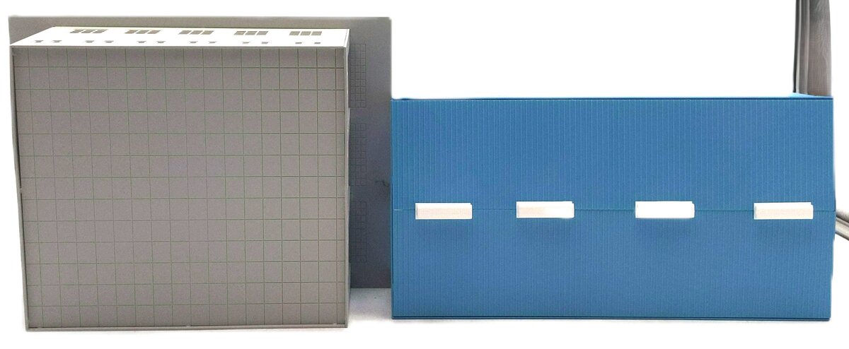 HO Assorted Buildings & Bridges: [4] LN