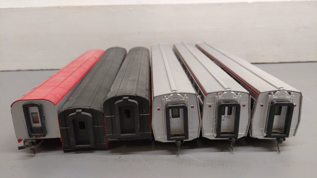 Playart & Other HO Scale Assorted Passenger Cars: 1126 [6] VG