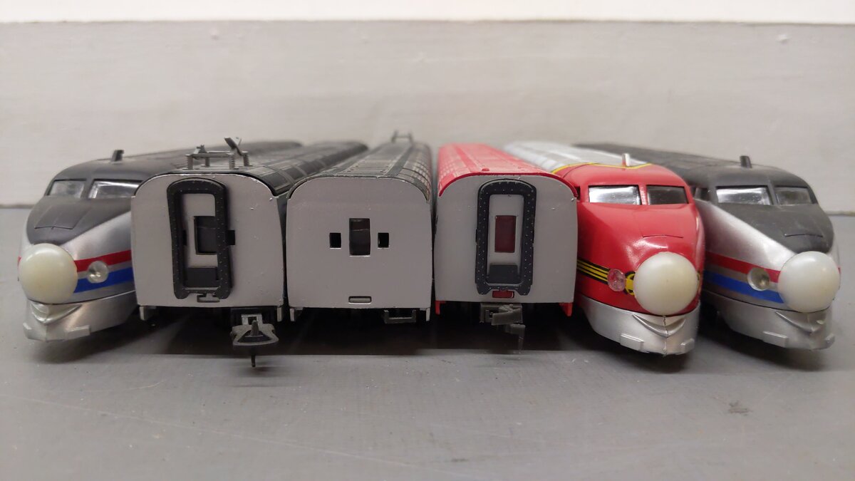 Playart & Others HO Scale Assorted Passenger Cars: [6] VG