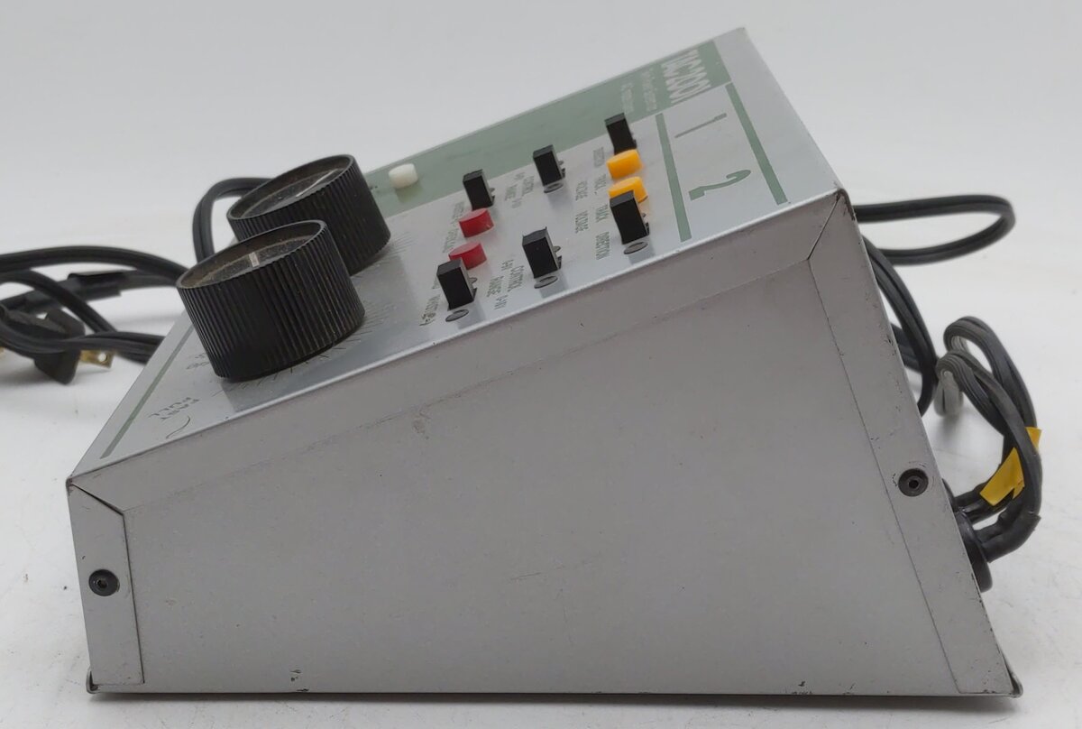 Troller TAC 2001 Twin AC Power System VG/Box