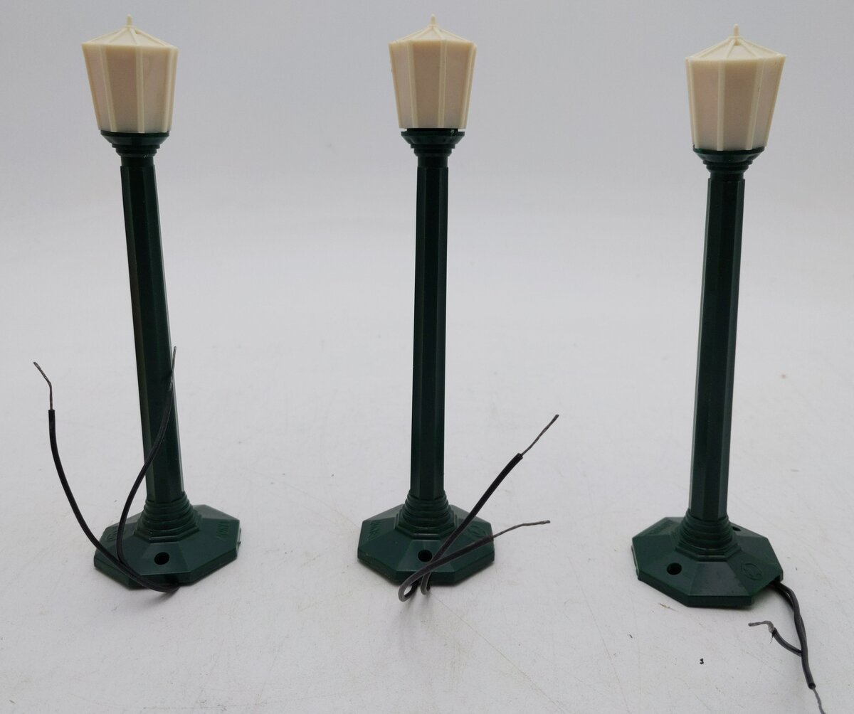 Lionel 76 O27 Boulevard Street Lamps (3) EX/Box