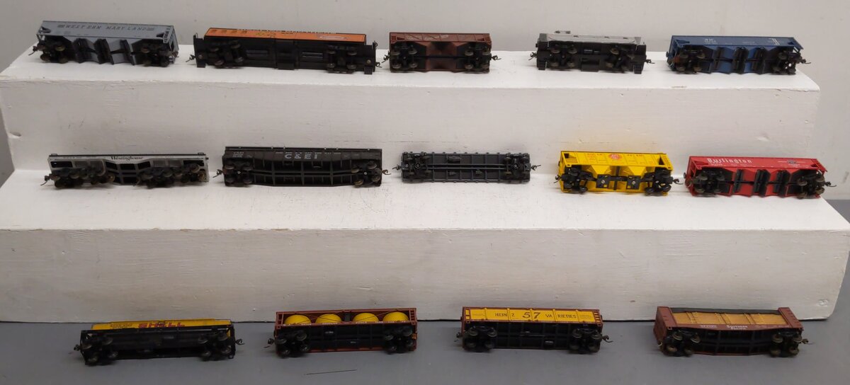 Athearn HO Assorted Freight Cars [14] VG
