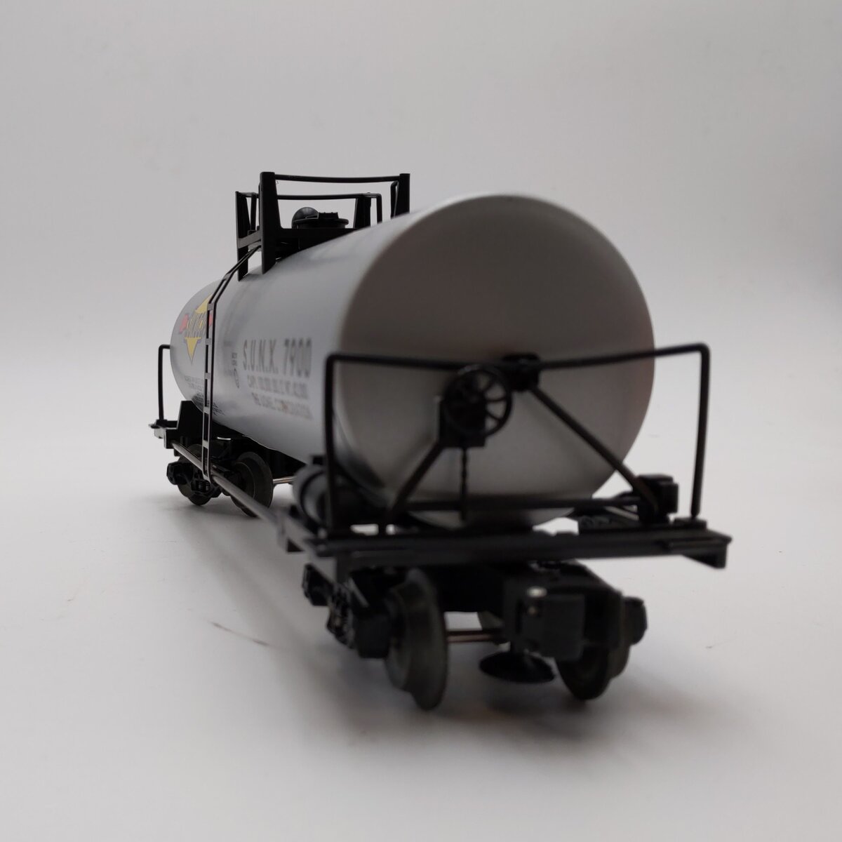 Lionel 6-17910 O Gauge Sunoco Unibody Tank Car #7900 NIB