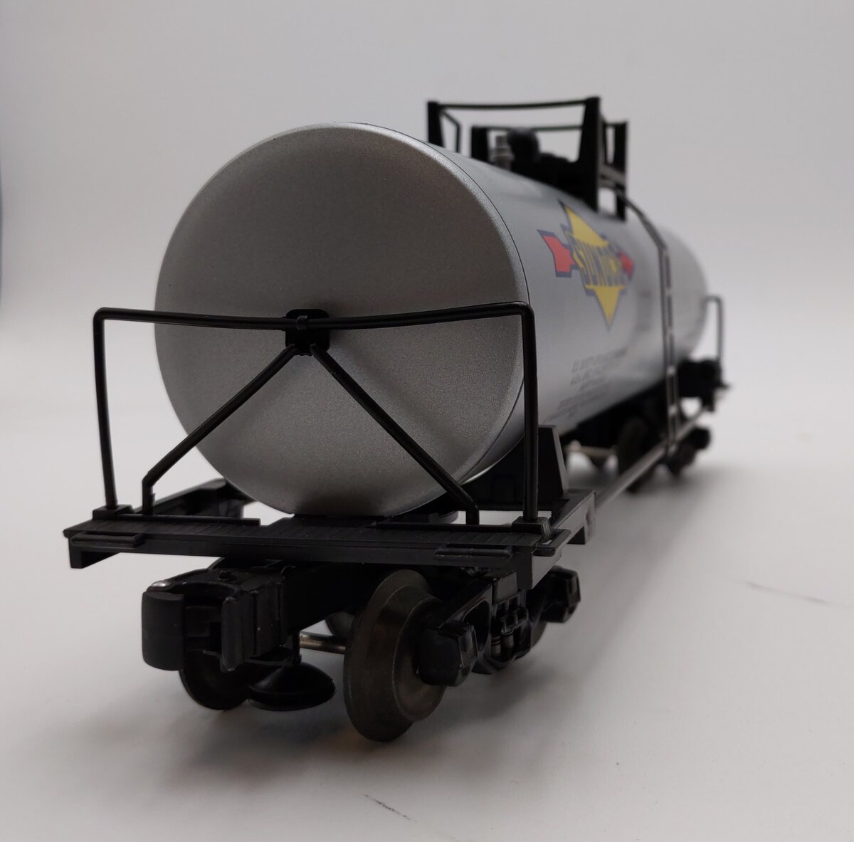 Lionel 6-17910 O Gauge Sunoco Unibody Tank Car #7900 NIB