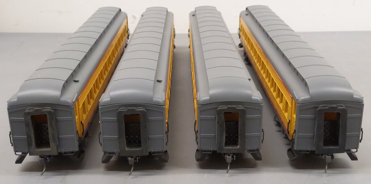 Golden Gate Depot O Union Pacific 80' Passenger Coach Set (Set of 4) - 2-Rail EX/Box