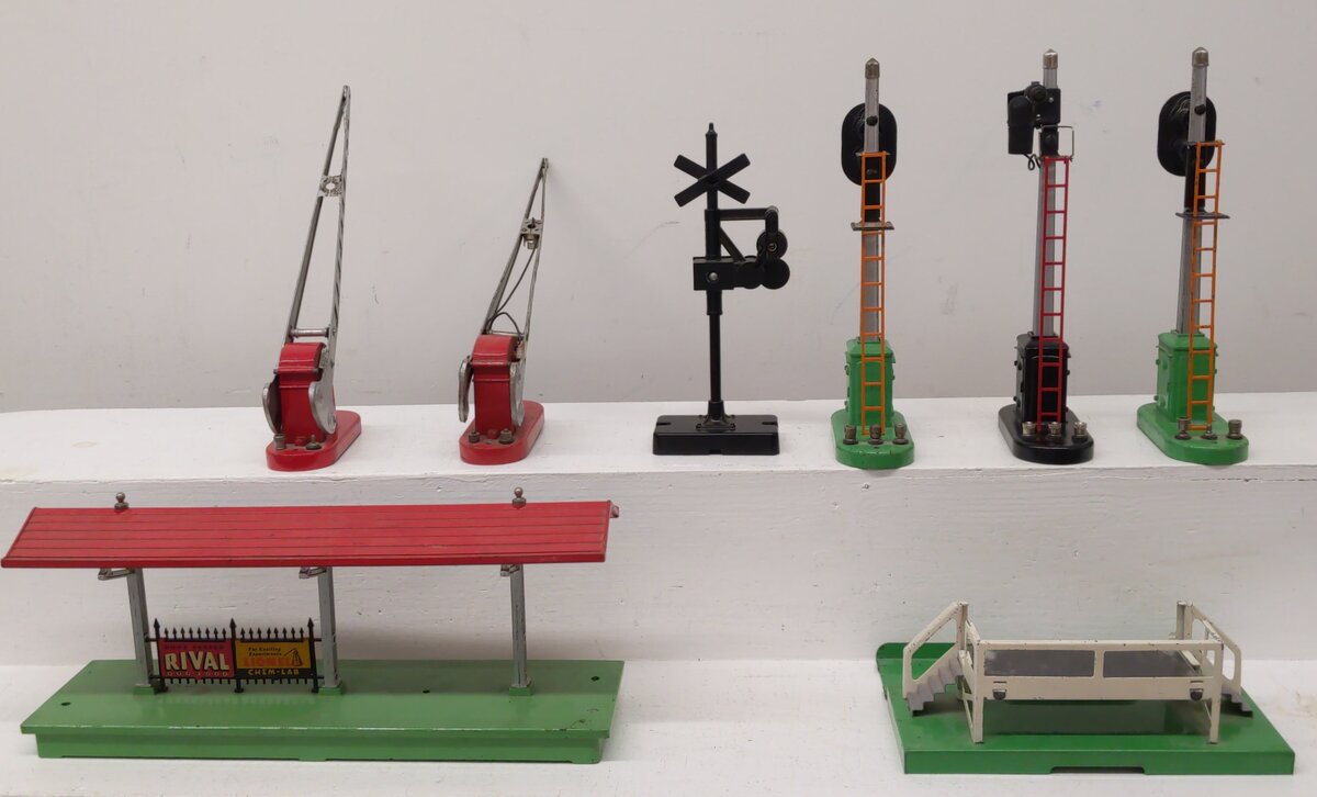 Lionel Vintage O Accessories: 152, 152, 156, 3462P, 140, 153, 153, 151 [8] VG