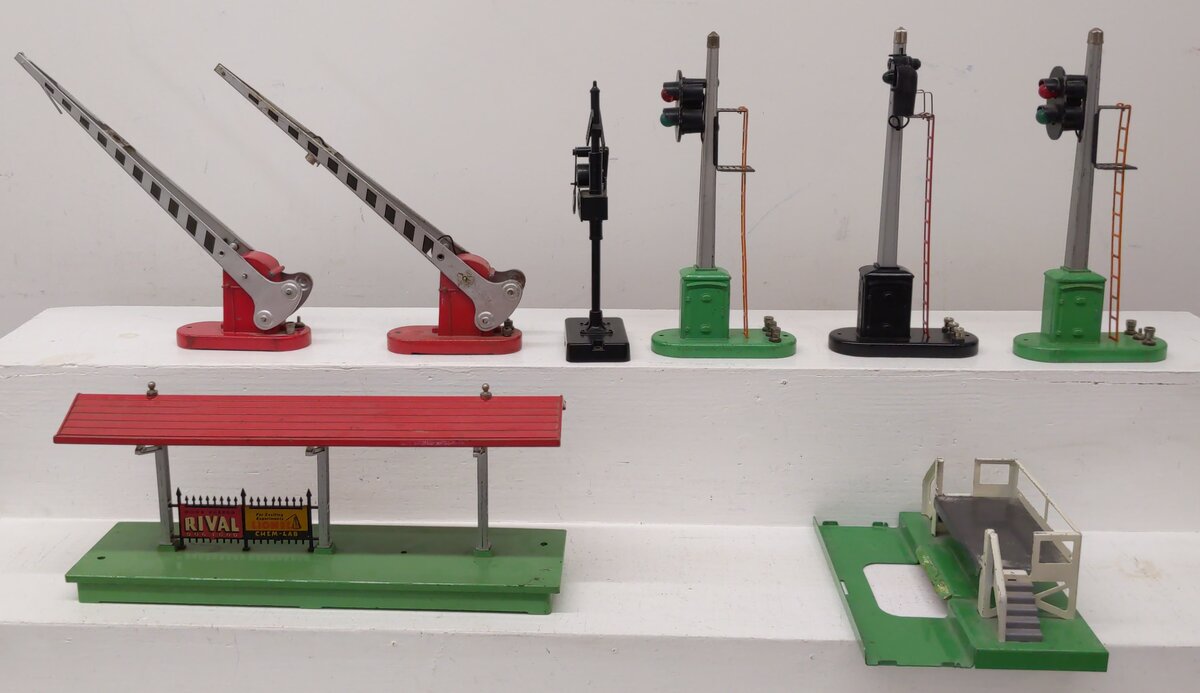 Lionel Vintage O Accessories: 152, 152, 156, 3462P, 140, 153, 153, 151 [8] VG