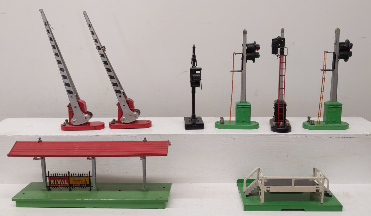 Lionel Vintage O Accessories: 152, 152, 156, 3462P, 140, 153, 153, 151 [8] VG