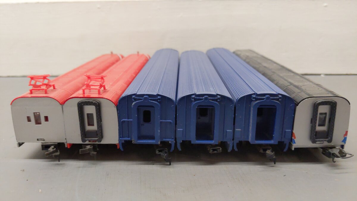 Playart & Others HO Scale Assorted Passenger Cars: [6] VG