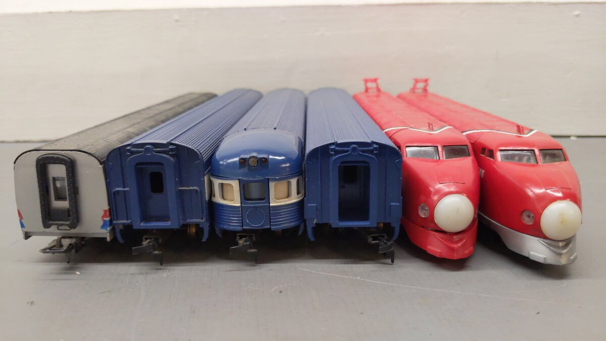 Playart & Others HO Scale Assorted Passenger Cars: [6] VG