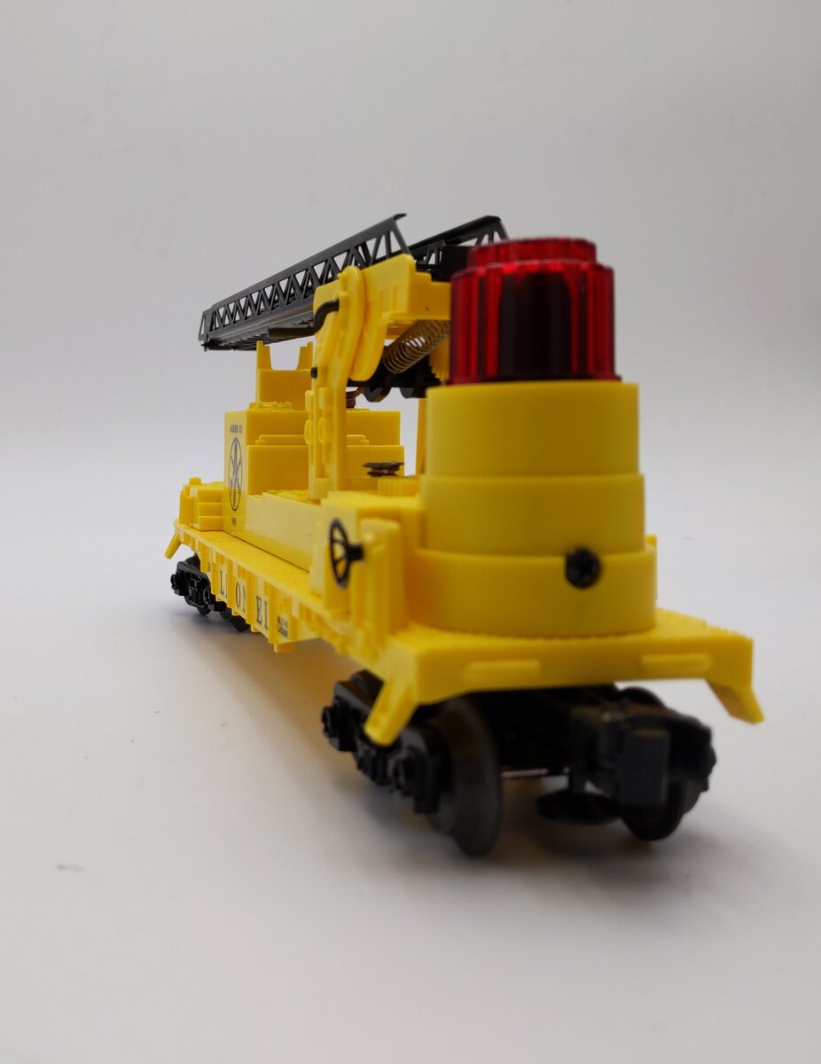 Lionel 6-16660 O Gauge Lionel Operating Fire Car With Ladders (Yellow) NIB