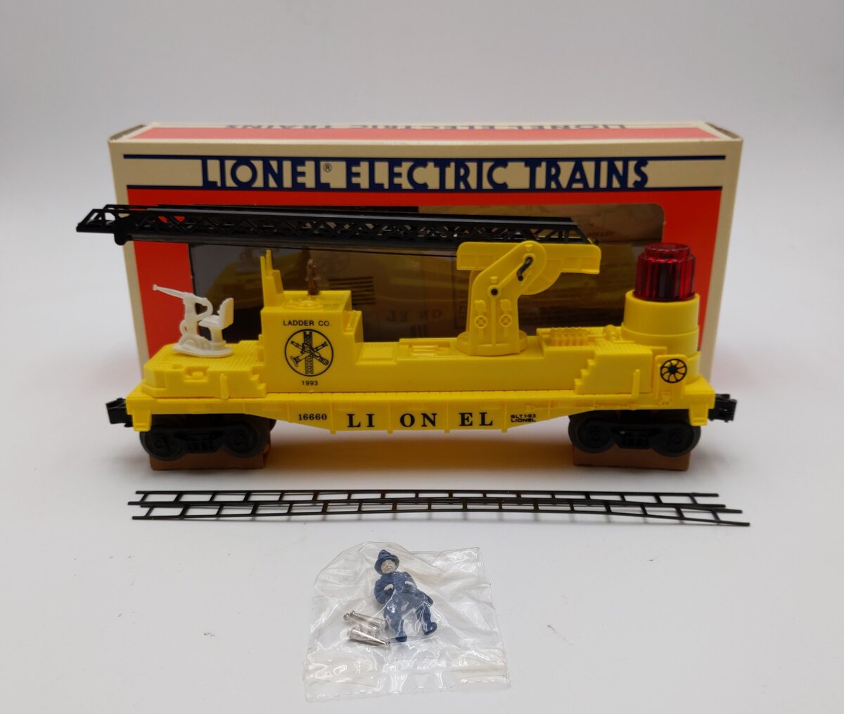 Lionel 6-16660 O Gauge Lionel Operating Fire Car With Ladders (Yellow) NIB