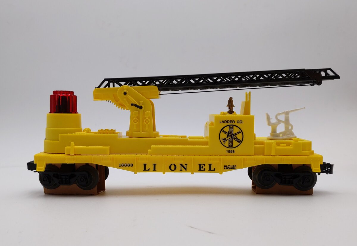 Lionel 6-16660 O Gauge Lionel Operating Fire Car With Ladders (Yellow) NIB