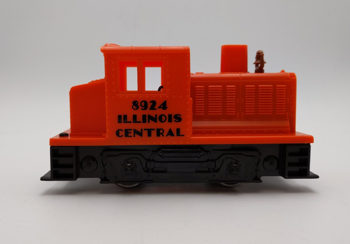 Lionel 6-18924 O Gauge Illinios Central Industrial Engine LN/Box